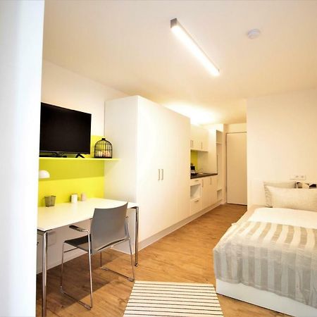 Studio Apartment - Balcony, Netflix, University Hospital Proximity Wurzburg Bagian luar foto