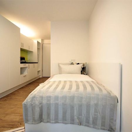 Studio Apartment - Balcony, Netflix, University Hospital Proximity Wurzburg Bagian luar foto