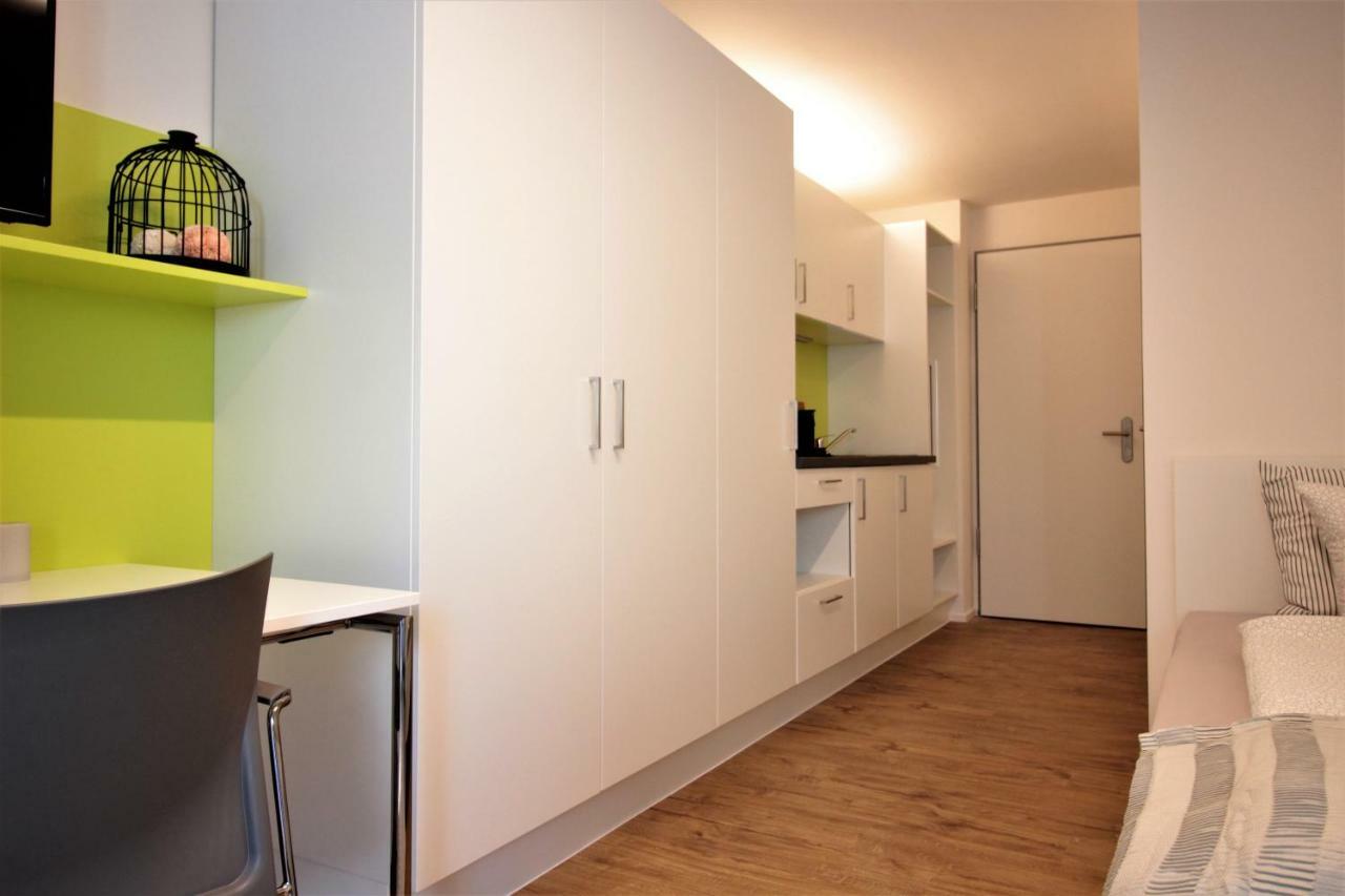 Studio Apartment - Balcony, Netflix, University Hospital Proximity Wurzburg Bagian luar foto