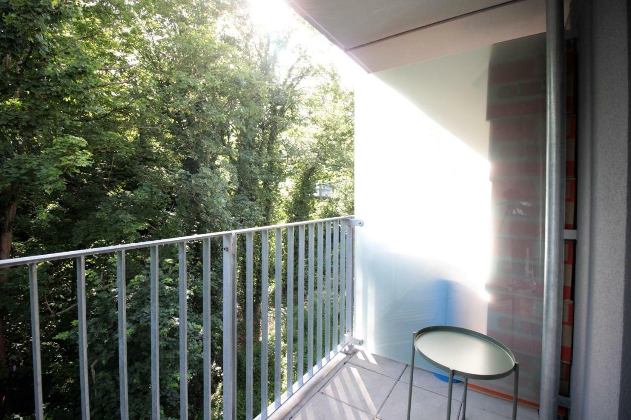 Studio Apartment - Balcony, Netflix, University Hospital Proximity Wurzburg Bagian luar foto